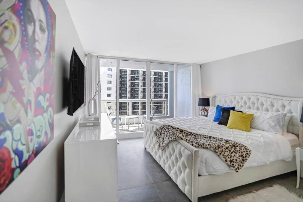 Blue Moon! In The Lap Of Luxury And Brand New! Appartamento